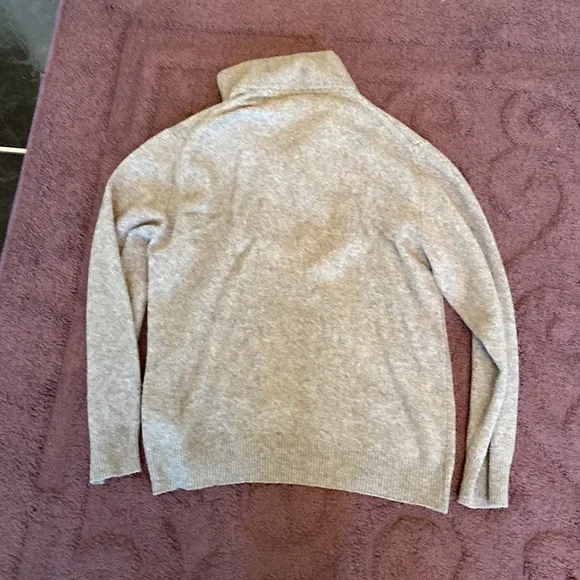 Revor Classic Cashmere Sweater - Picture 5 of 8